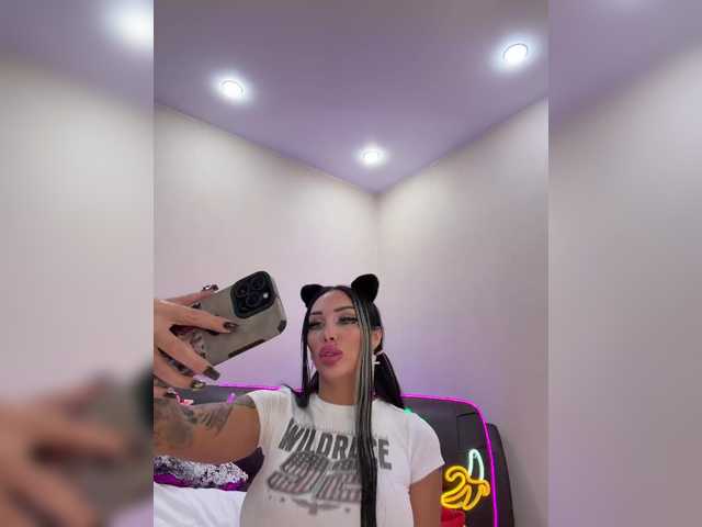 Cristalkate's BongaCams show and profile