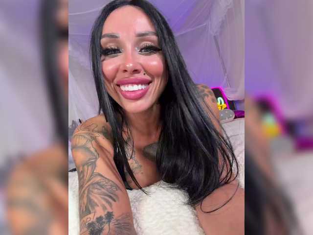Cristalkate live cam on BongaCams