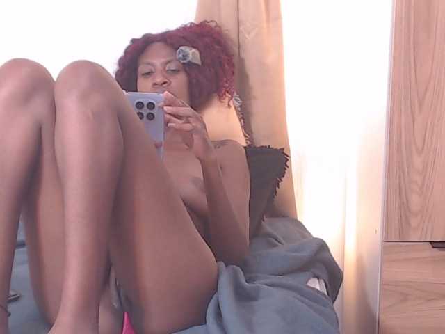 EbonyCoWorker live cam on BongaCams
