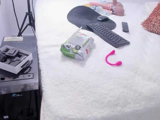 EbonyCoWorker live cam on BongaCams
