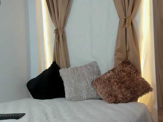 EbonyCoWorker live cam on BongaCams