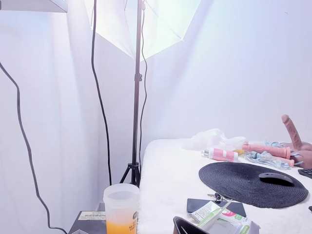 EbonyCoWorker live cam on BongaCams