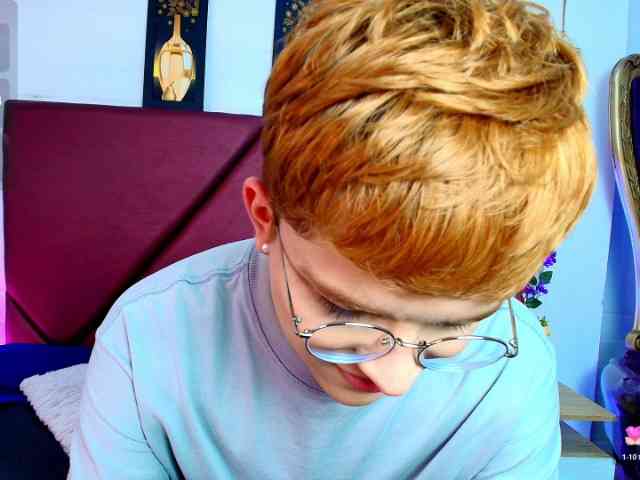 Lucaslovee Sex Cam Show
