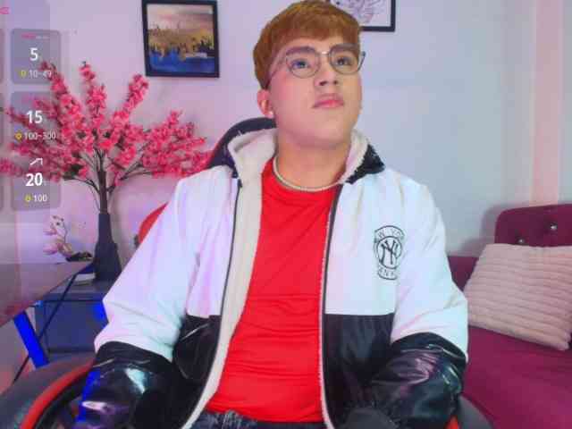Lucaslovee Sex Cam Show