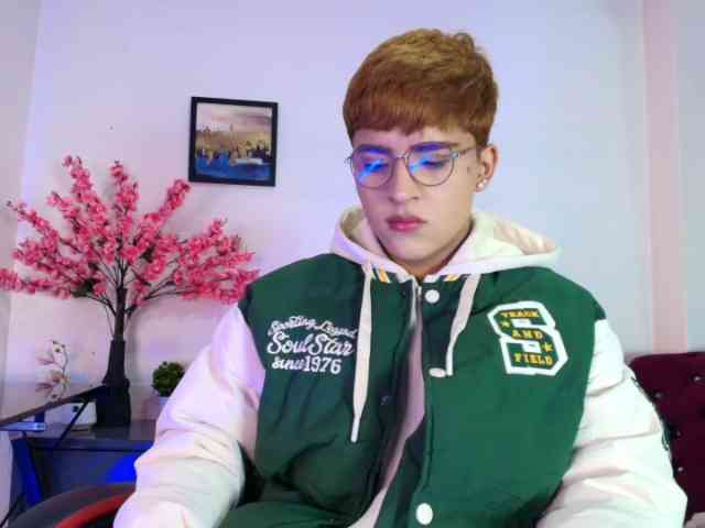 Lucaslovee Sex Cam Show