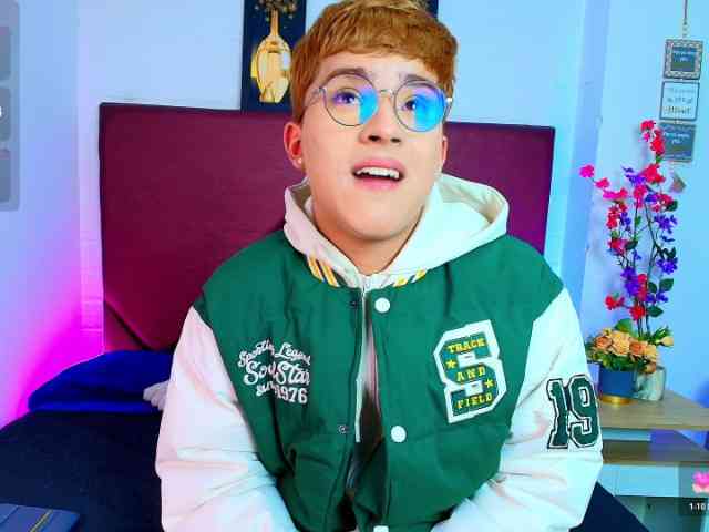 Lucaslovee Sex Cam Show