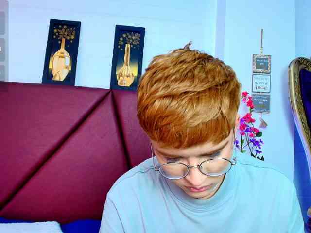 Lucaslovee Sex Cam Show