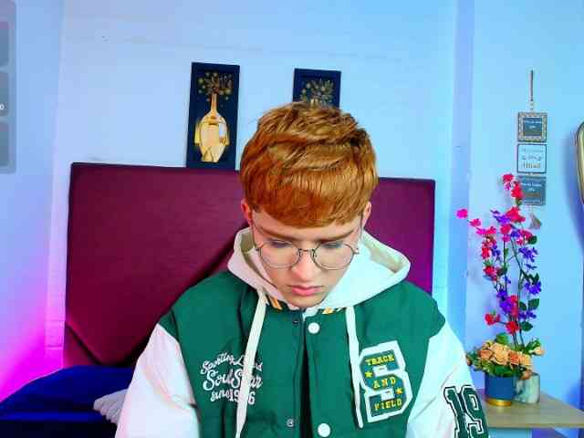 Lucaslovee Sex Cam Show