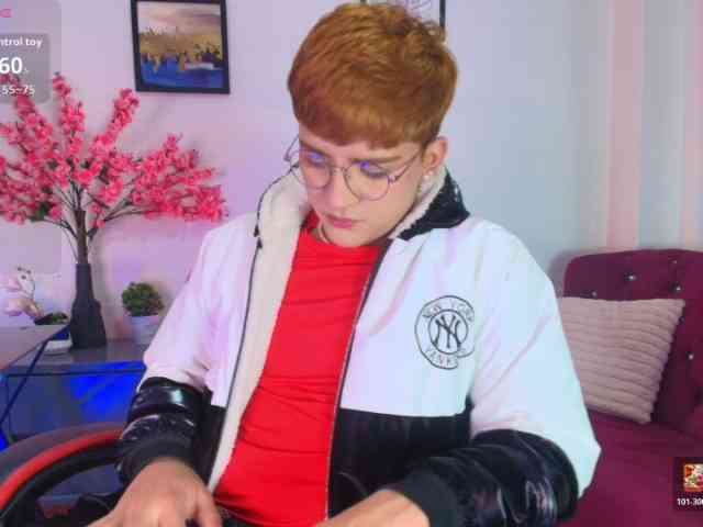 Lucaslovee Sex Cam Show