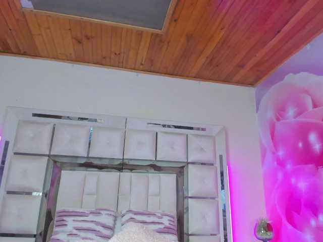 mia-peyton live cam on BongaCams