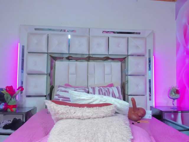 mia-peyton live cam on BongaCams