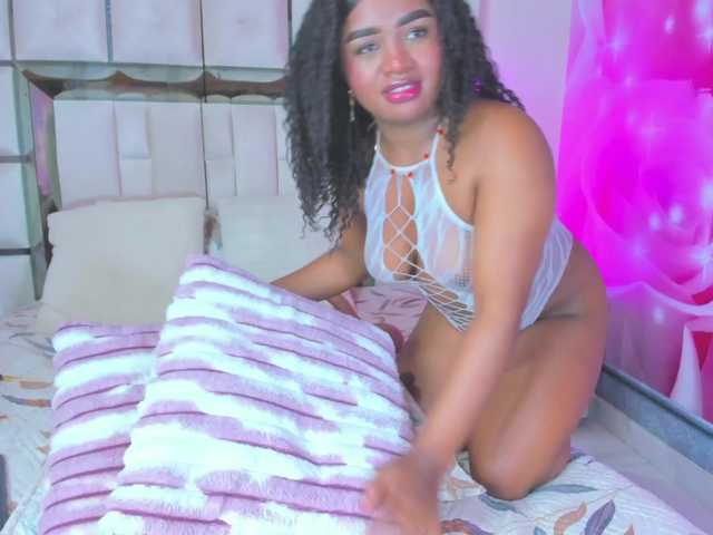 mia-peyton live cam on BongaCams