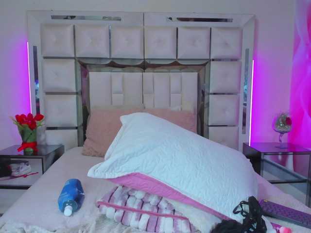mia-peyton live cam on BongaCams