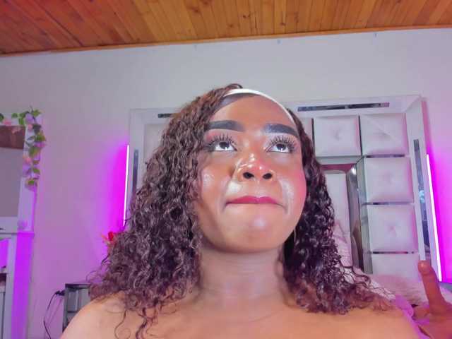 mia-peyton live cam on BongaCams