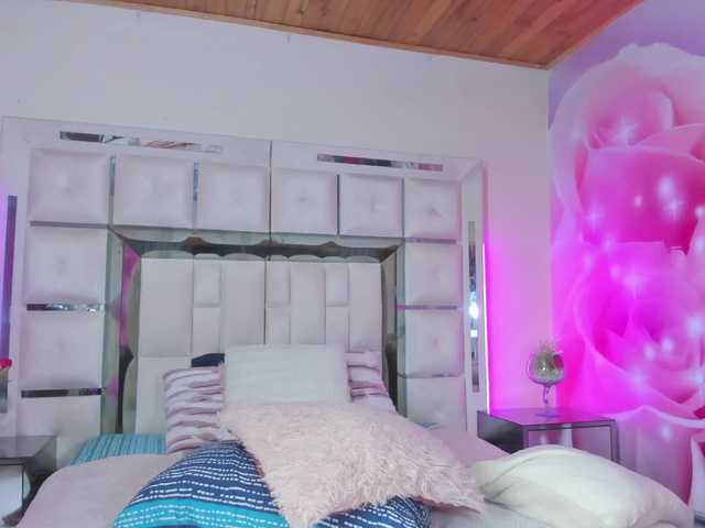 mia-peyton live cam on BongaCams