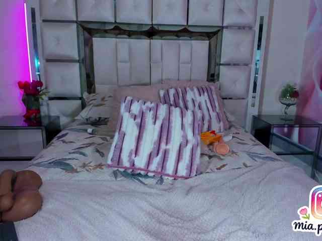 Модель: mia-peyton