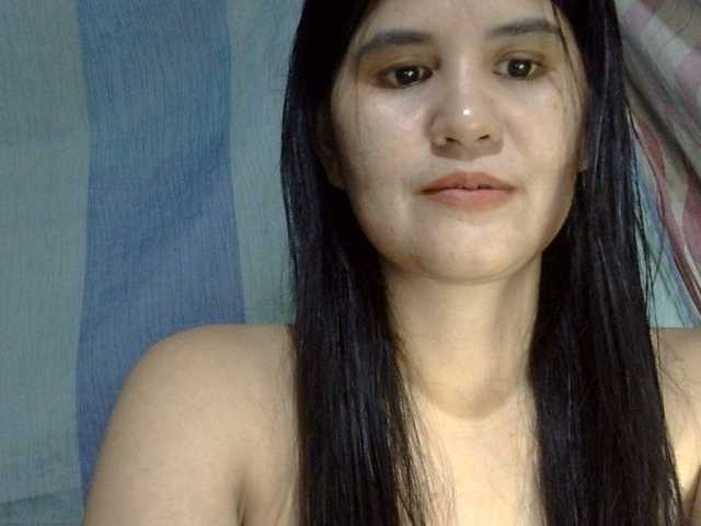 le modèle HOTTIEMEE est en webcam porno dans un show sur le site bongacams, il possède les tags suivants: Asian,Brunette,Trimmed