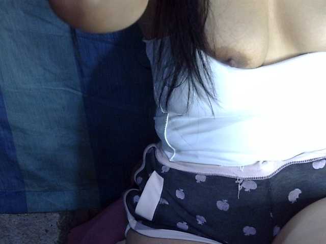 HOTTIEMEE live cam on BongaCams