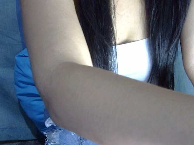 HOTTIEMEE live cam on BongaCams