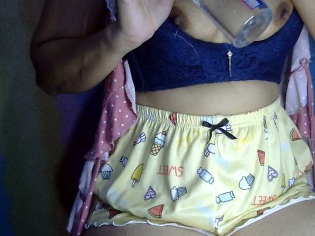 HOTTIEMEE live cam on BongaCams