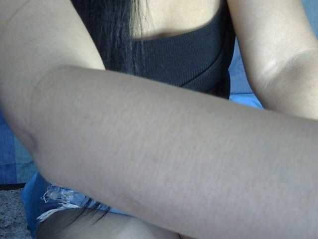 HOTTIEMEE live cam on BongaCams