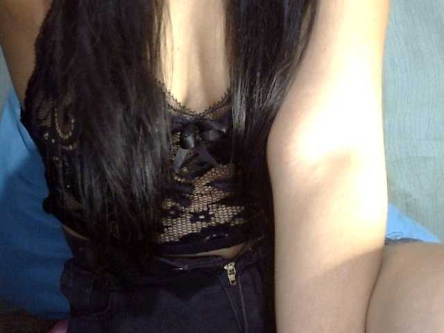 HOTTIEMEE live cam on BongaCams