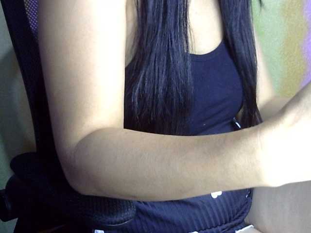 HOTTIEMEE, en directo ahora en BongaCams