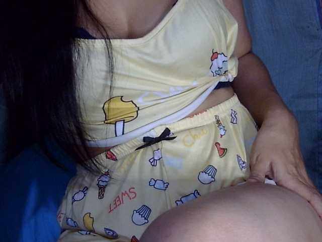HOTTIEMEE live cam on BongaCams