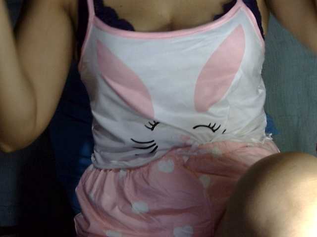HOTTIEMEE live cam on BongaCams