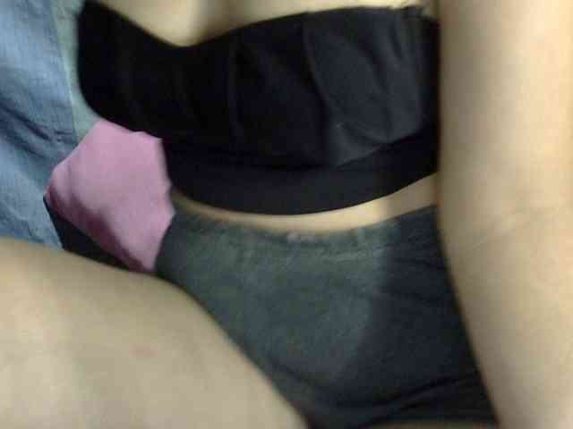Hottiemee's cam show statistics and live stream
