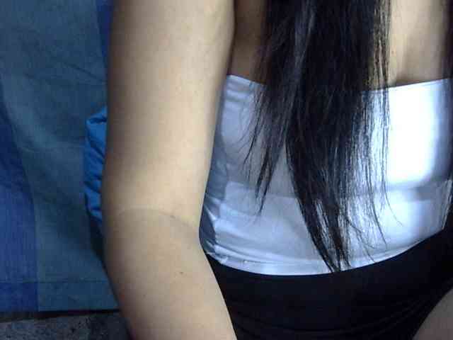 模特: HOTTIEMEE