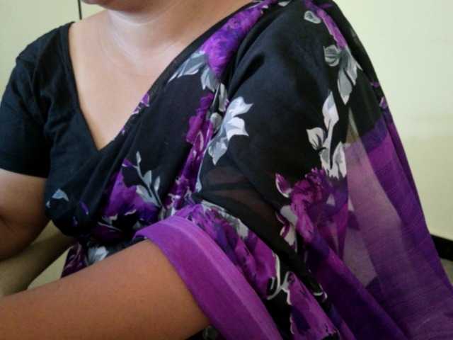 Tamilbabby2025 live cam on BongaCams