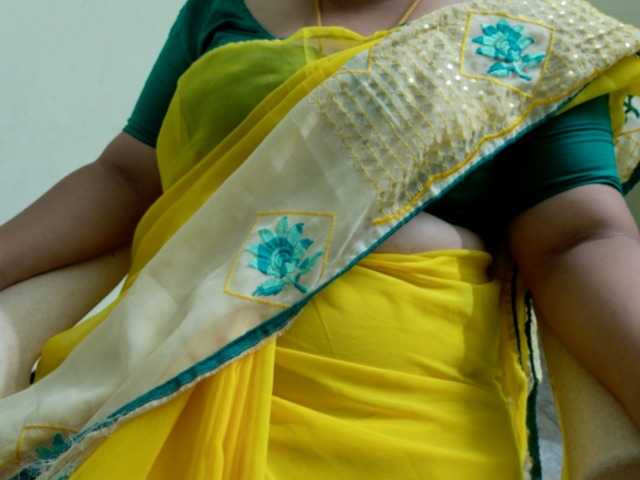 Tamilbabby2025 Live Cam on BongaCams