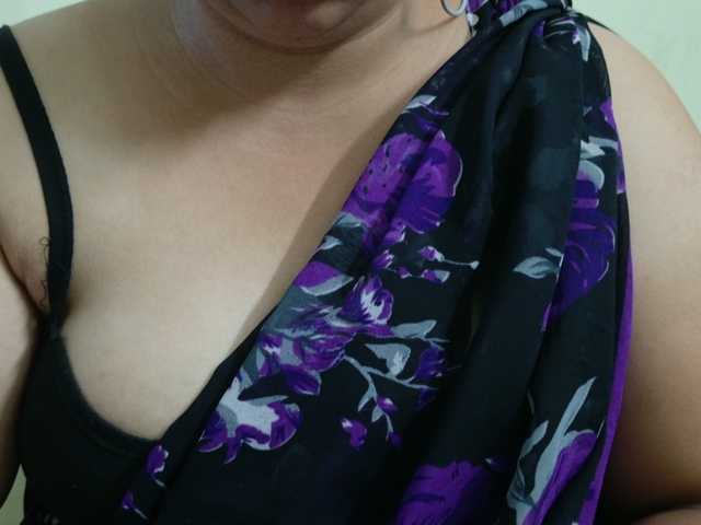 Tamilbabby2025 live cam on BongaCams