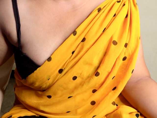 Tamilbabby2025 live cam on BongaCams