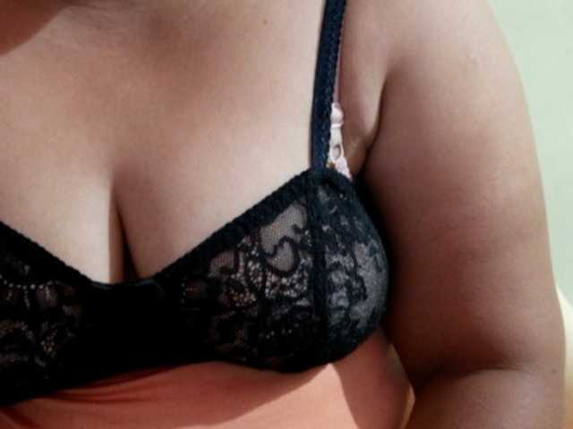Tamilbabby2025 live cam on BongaCams