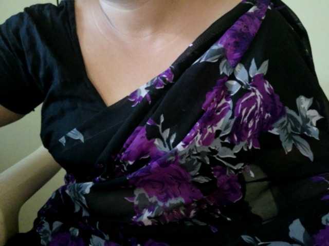 Tamilbabby2025 live cam on BongaCams