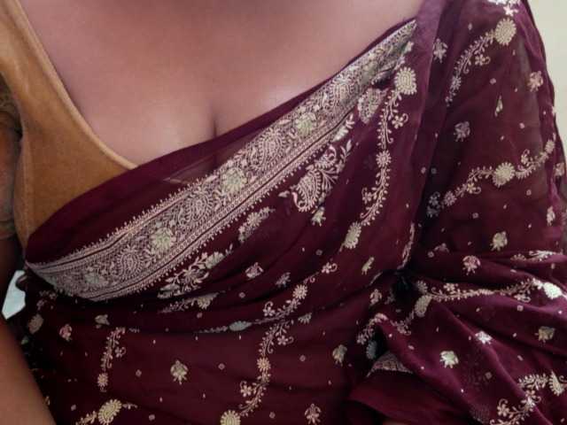 Tamilbabby2025 live cam on BongaCams