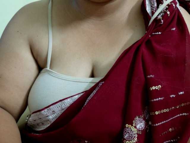 Tamilbabby2025 live cam on BongaCams