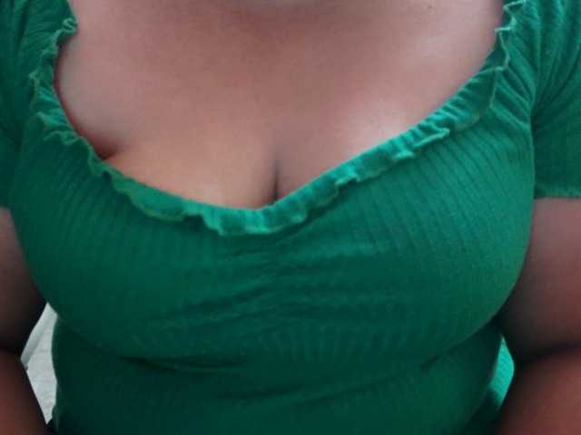 Tamilbabby2025 live cam on BongaCams