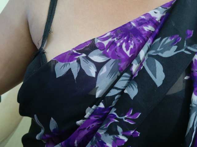 Tamilbabby2025 live cam on BongaCams