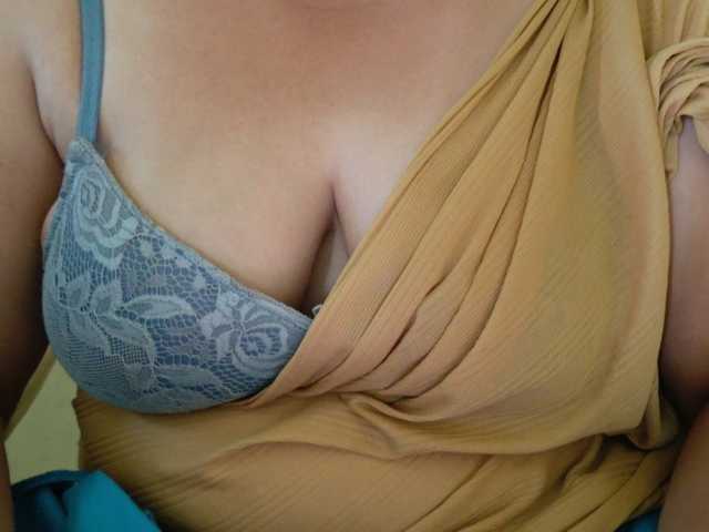 Tamilbabby2025 live cam on BongaCams