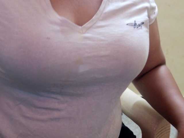 Tamilbabby2025 live cam on BongaCams