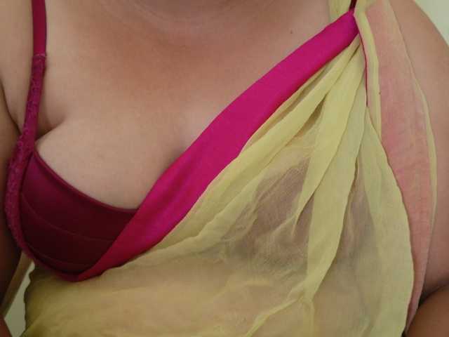 Tamilbabby2025 live cam on BongaCams