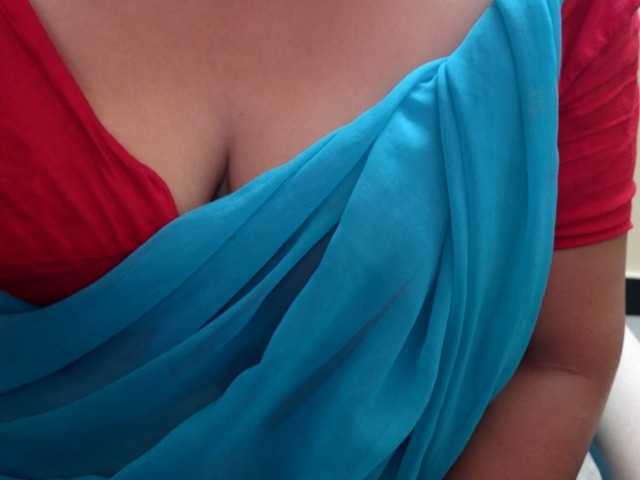 Tamilbabby2025 live cam on BongaCams