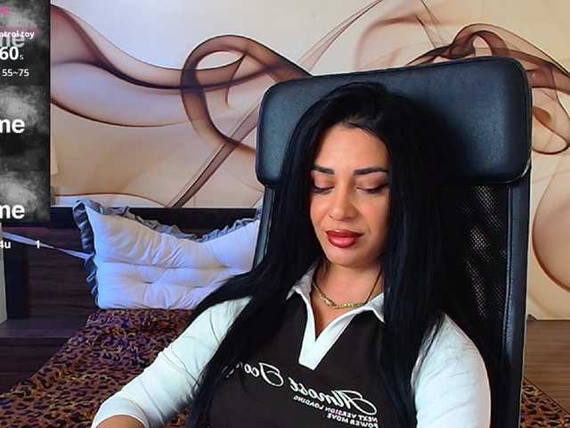 NaomiScarlett live cam on BongaCams