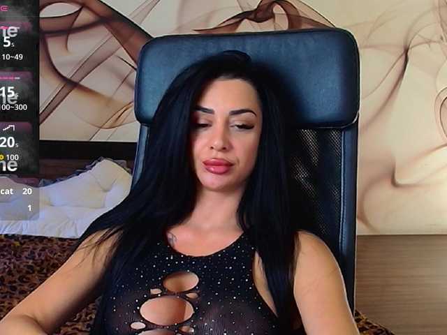 NaomiScarlett live cam on BongaCams