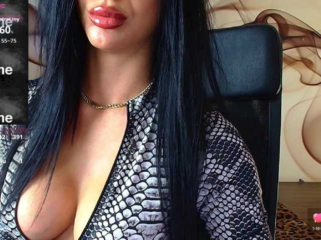 NaomiScarlett live cam on BongaCams