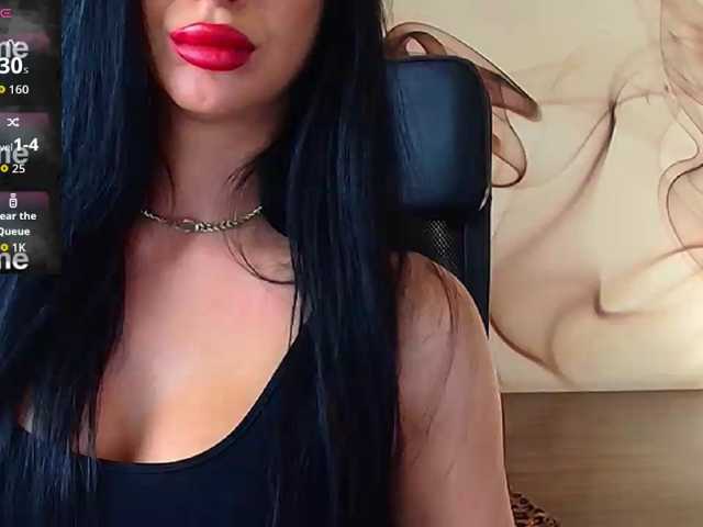 NaomiScarlett, en directo ahora en BongaCams