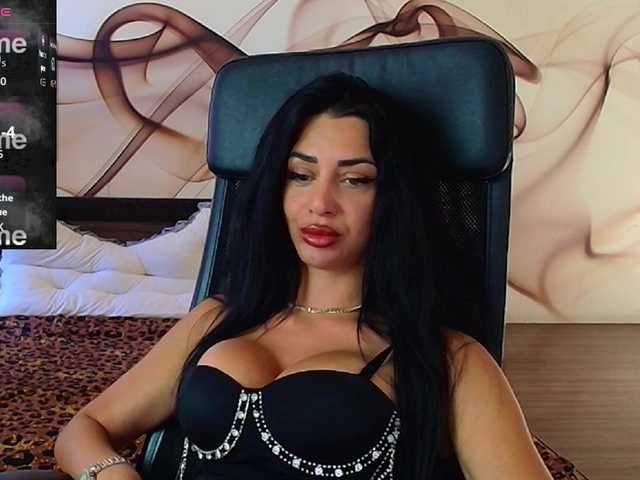 NaomiScarlett live cam on BongaCams